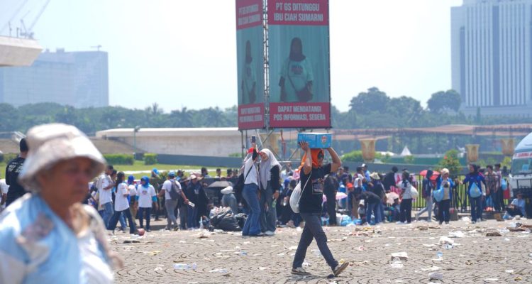 Monas