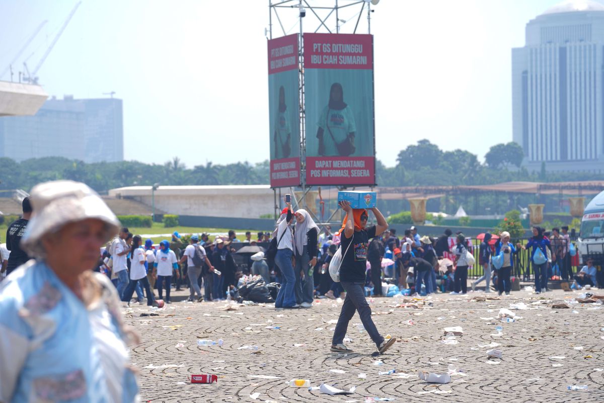 Monas